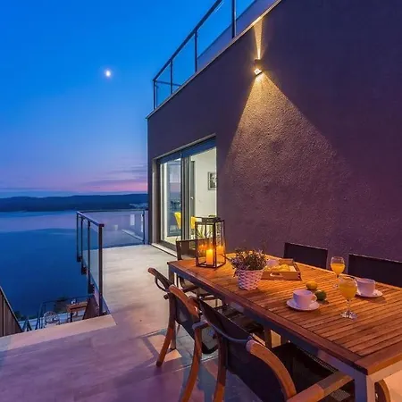 Mia Mit Privatem Pool, Whirlpool, Fitnessraum, Sauna, Meerblick