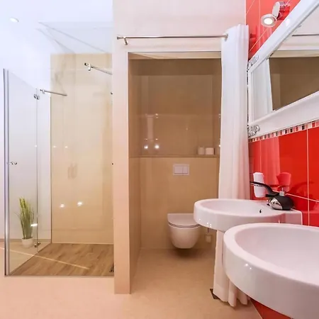 Mia Mit Privatem Pool, Whirlpool, Fitnessraum, Sauna, Meerblick